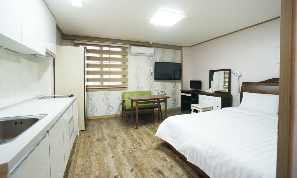 Tamragio Residence Hotel Jeju Exterior photo