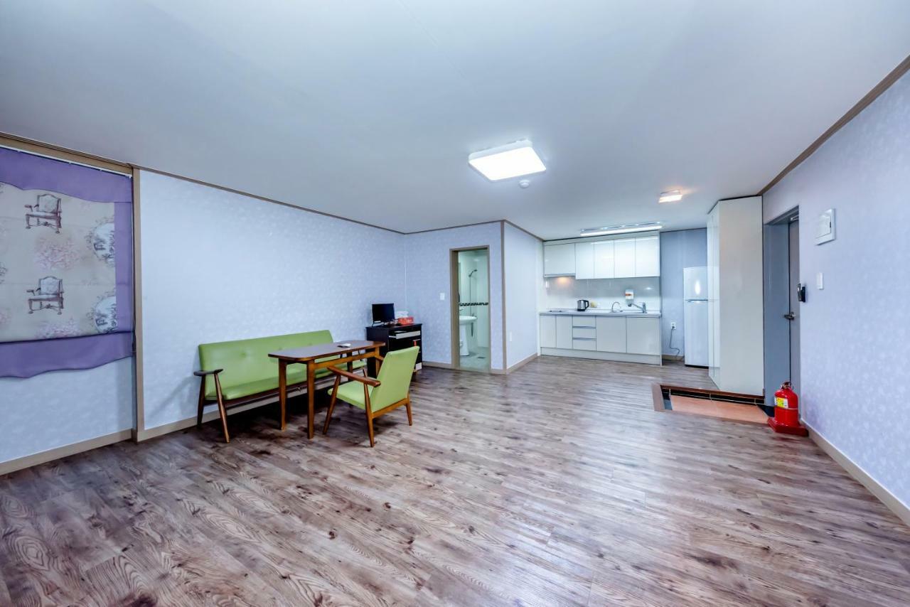 Tamragio Residence Hotel Jeju Exterior photo