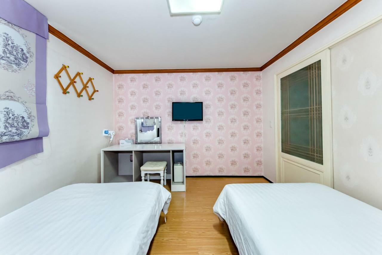 Tamragio Residence Hotel Jeju Exterior photo