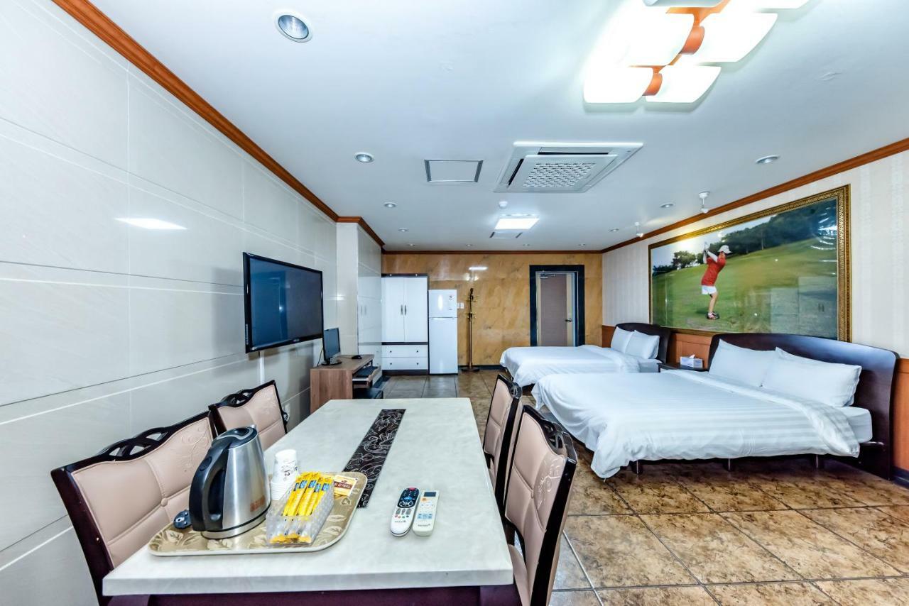 Tamragio Residence Hotel Jeju Exterior photo