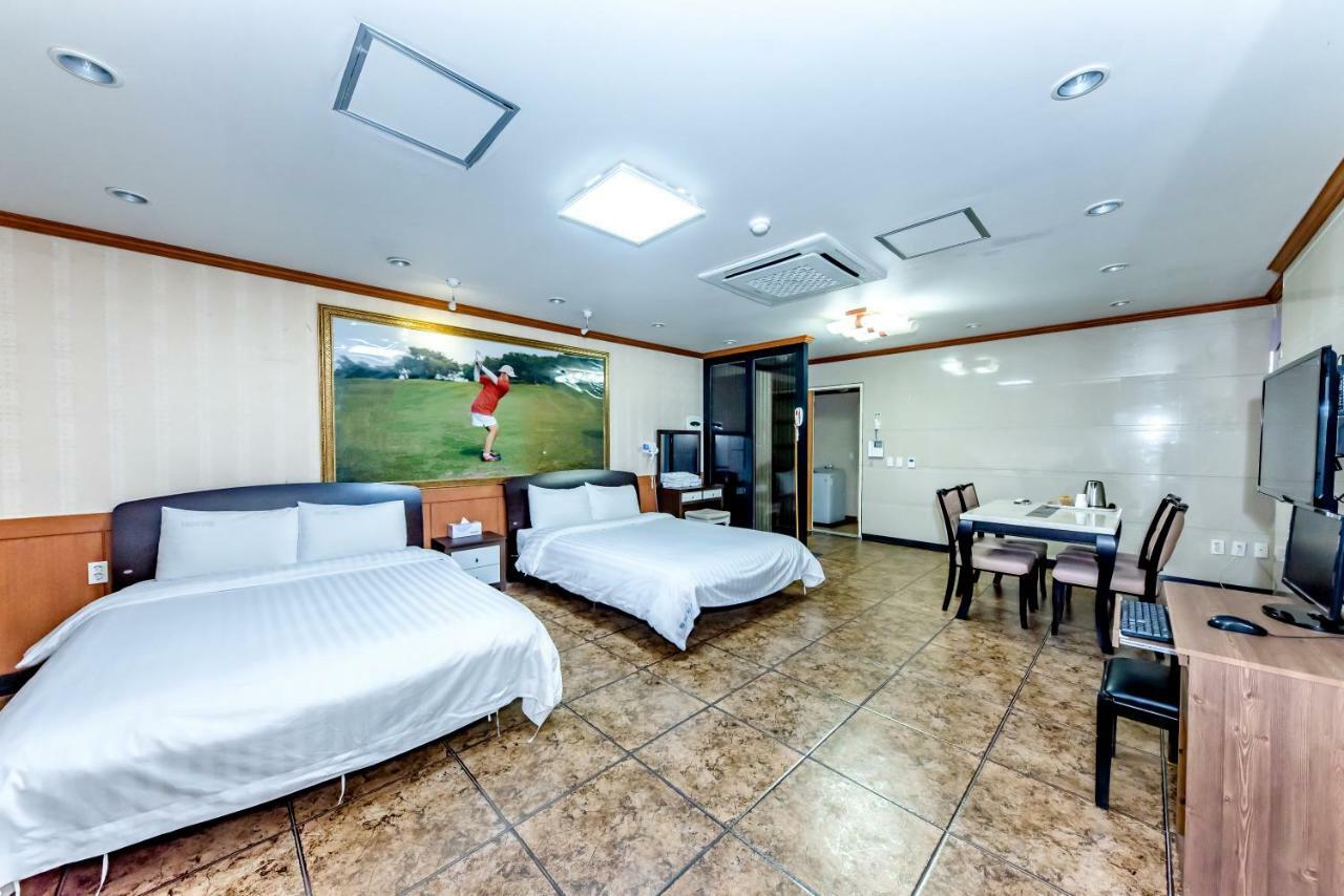 Tamragio Residence Hotel Jeju Exterior photo