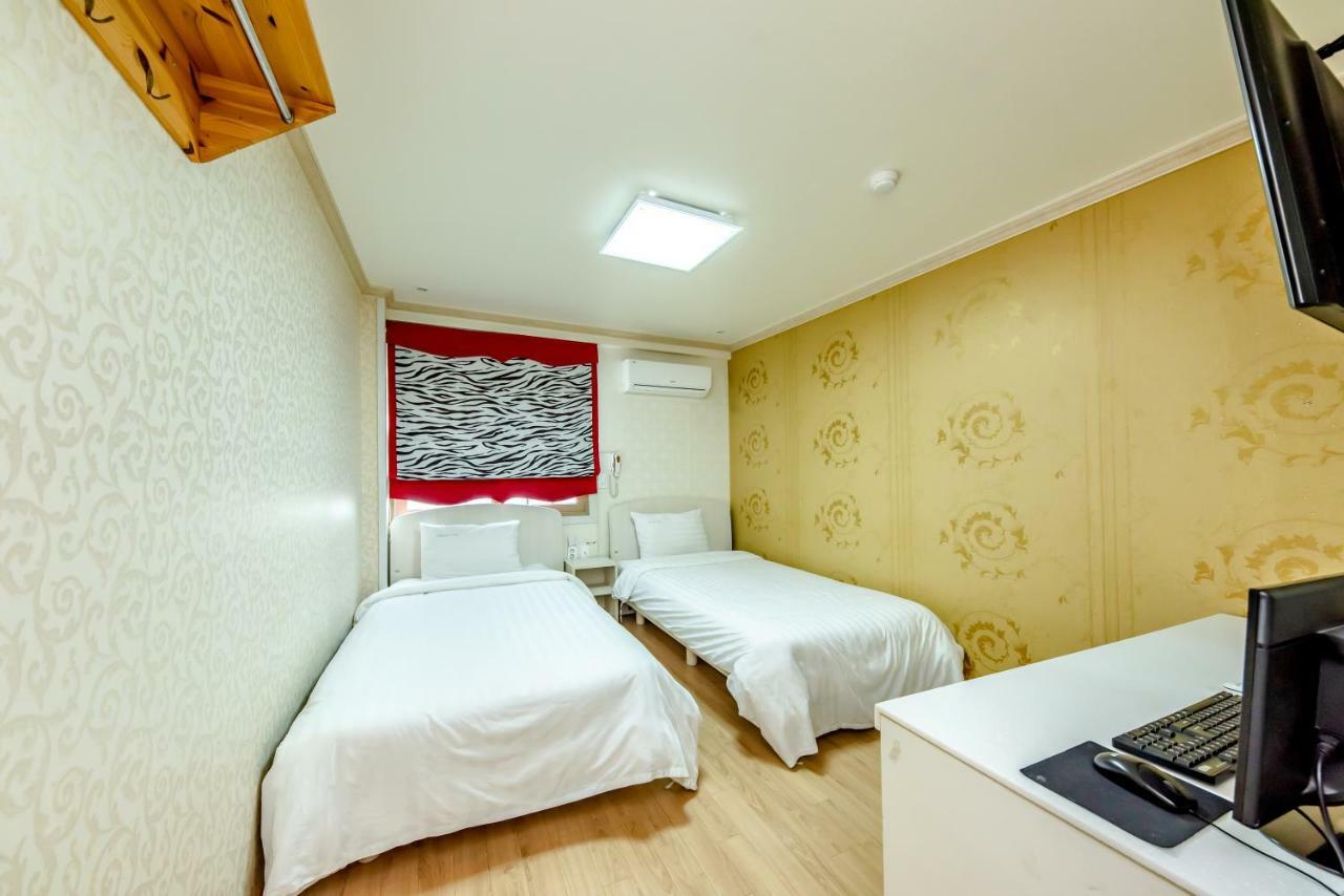 Tamragio Residence Hotel Jeju Exterior photo