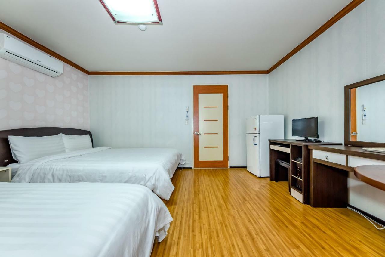 Tamragio Residence Hotel Jeju Exterior photo
