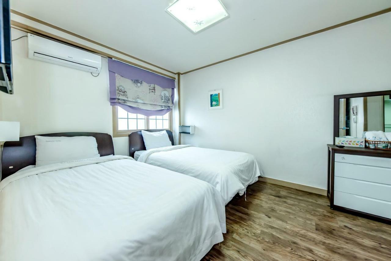 Tamragio Residence Hotel Jeju Exterior photo