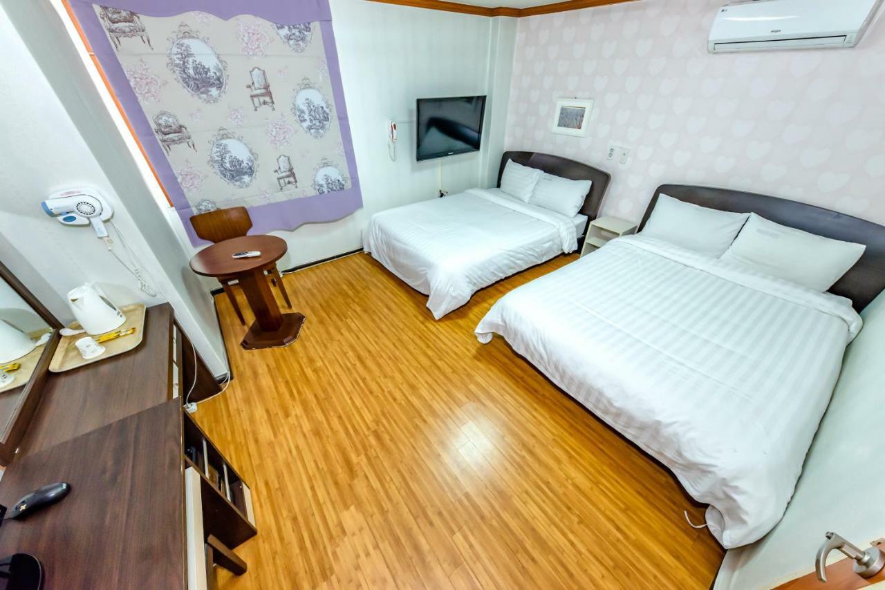 Tamragio Residence Hotel Jeju Exterior photo